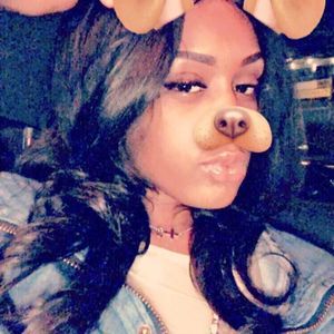 Meet your Posher, Janelle